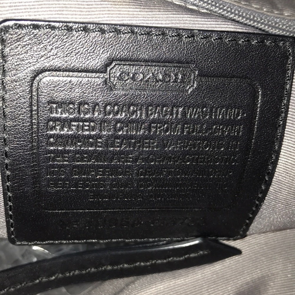 Designer Handbag - Picture 2 of 7